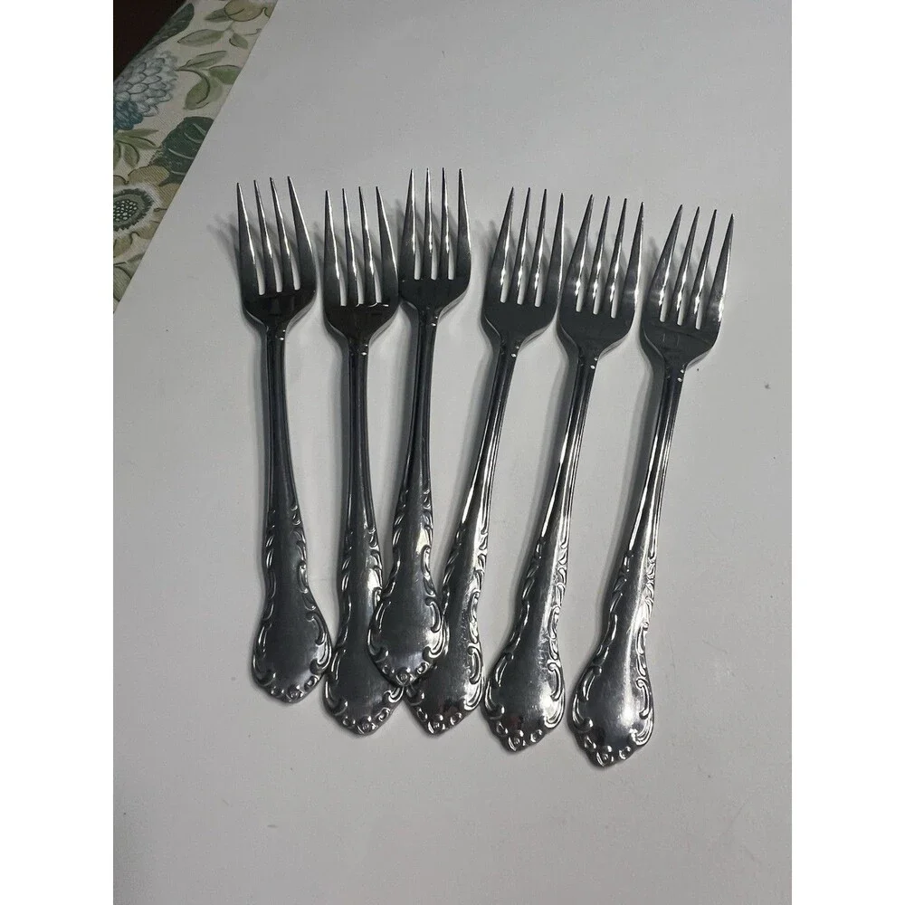 18pc Queens Court Japan Stainless Flatware Spoons/Forks/Knives 6 each
